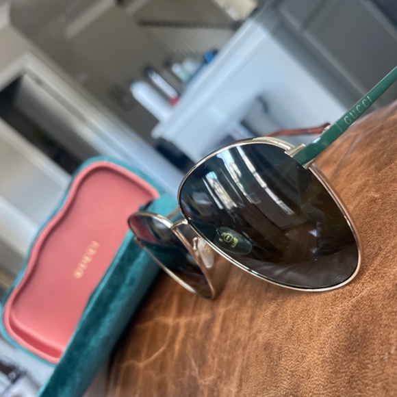 Gucci sunglasses main image 4